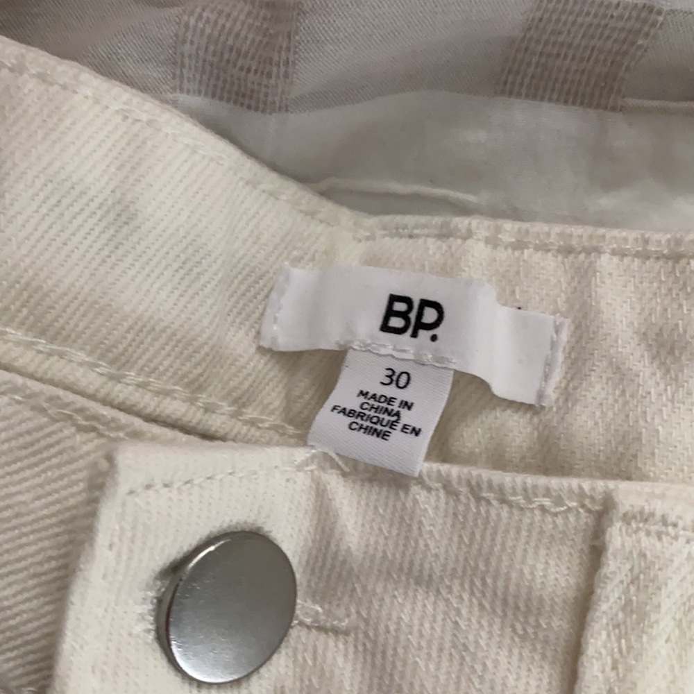 BP SHORTS - Picture 3 of 4